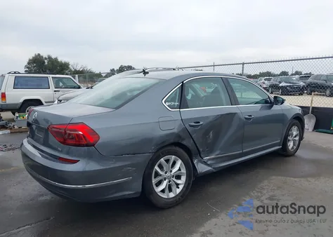 2017 Volkswagen Passat 1.8T S z USA, uszkodzony, nr VIN 1VWAT7A37HC008911
